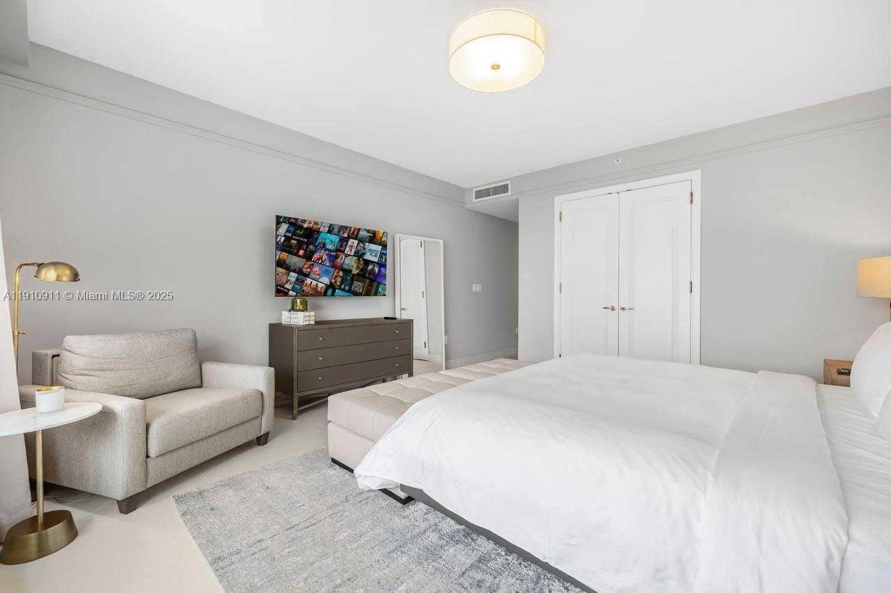 Small Image of 1435 BRICKELL AVE #3410, Miami Number 5