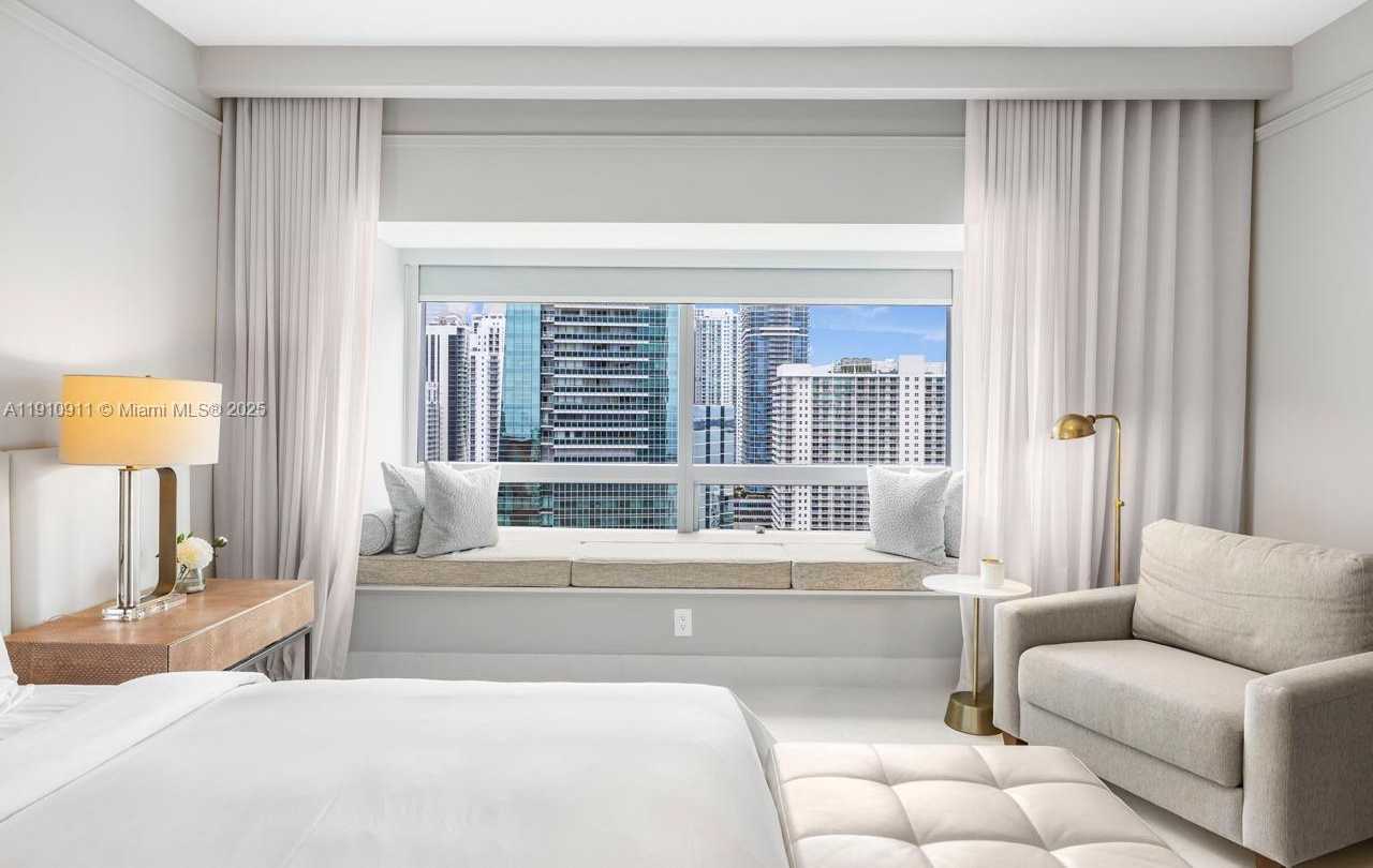 Small Image of 1435 BRICKELL AVE #3410, Miami Number 6
