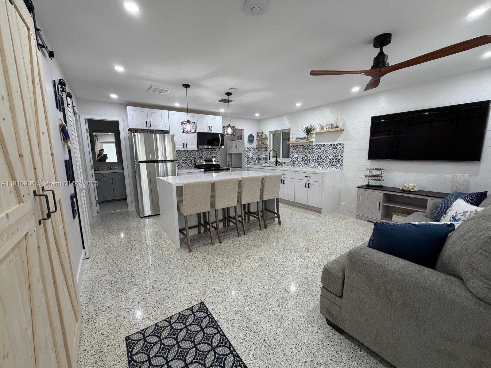 Small Image of 219 SOUTH BAY HARBOR DR #A, Key Largo Number 5