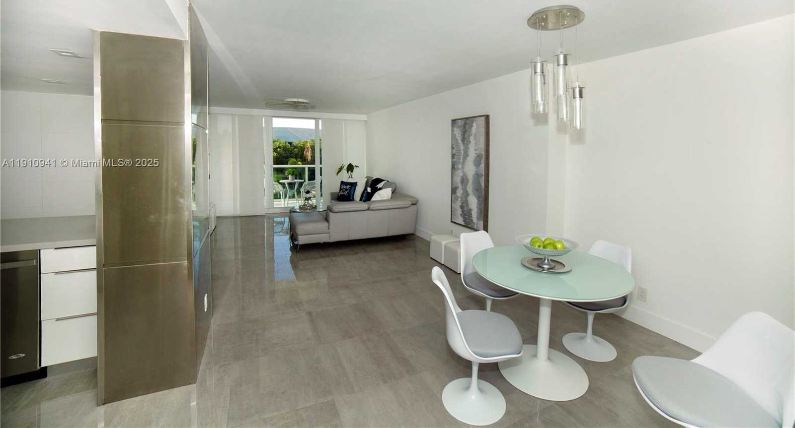 Small Image of 100 BAYVIEW DR #325, Sunny Isles Beach Number 15