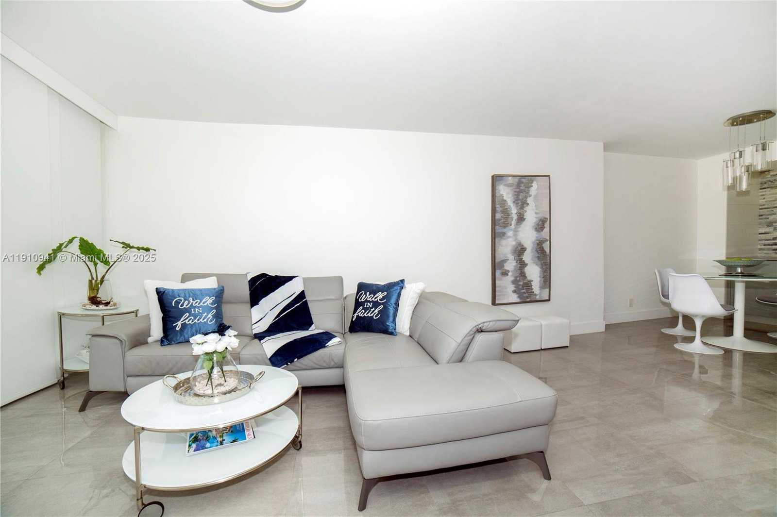 Small Image of 100 BAYVIEW DR #325, Sunny Isles Beach Number 16