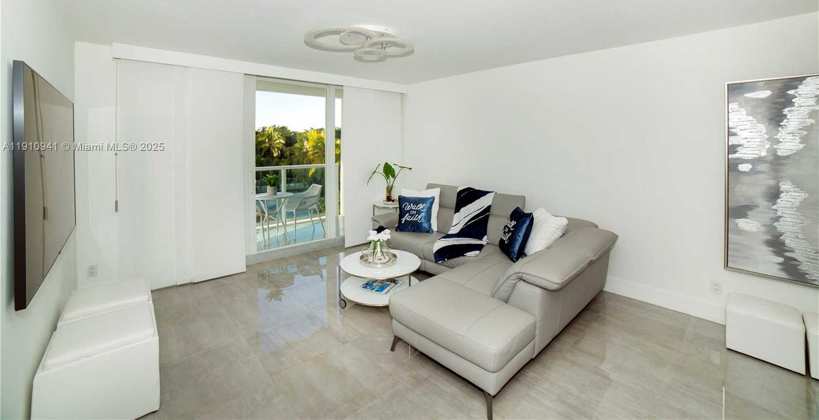 Small Image of 100 BAYVIEW DR #325, Sunny Isles Beach Number 18