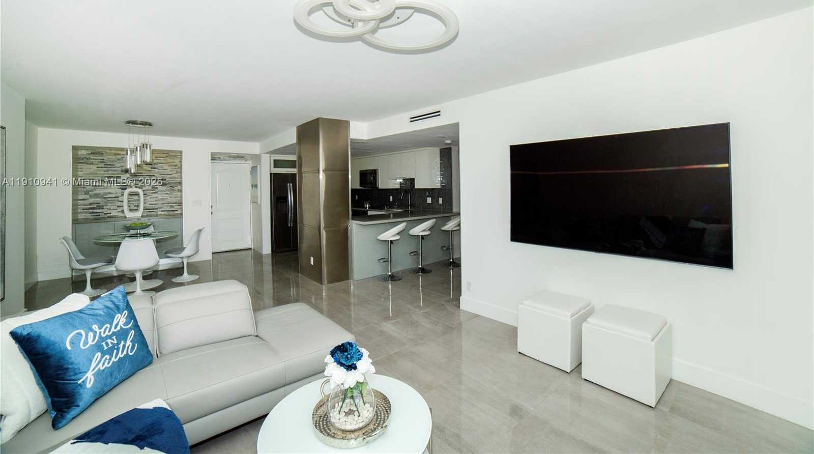 Small Image of 100 BAYVIEW DR #325, Sunny Isles Beach Number 21
