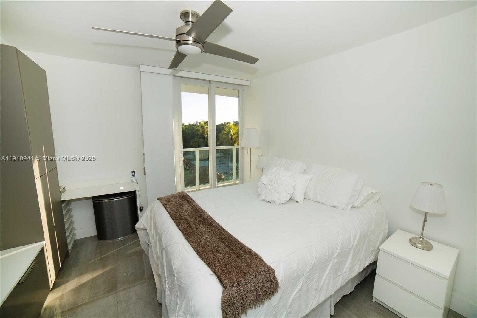 Small Image of 100 BAYVIEW DR #325, Sunny Isles Beach Number 26
