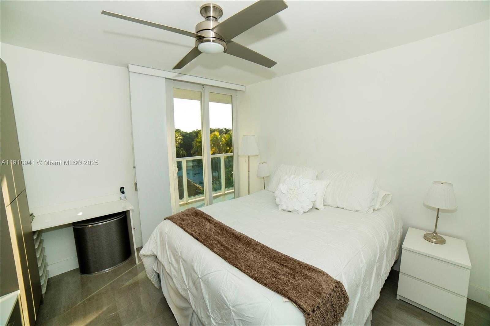 Small Image of 100 BAYVIEW DR #325, Sunny Isles Beach Number 27