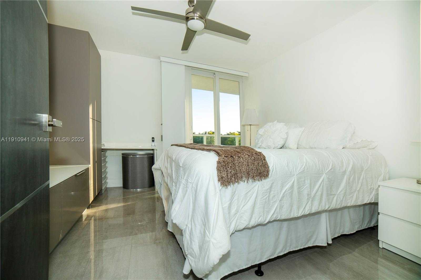 Small Image of 100 BAYVIEW DR #325, Sunny Isles Beach Number 28