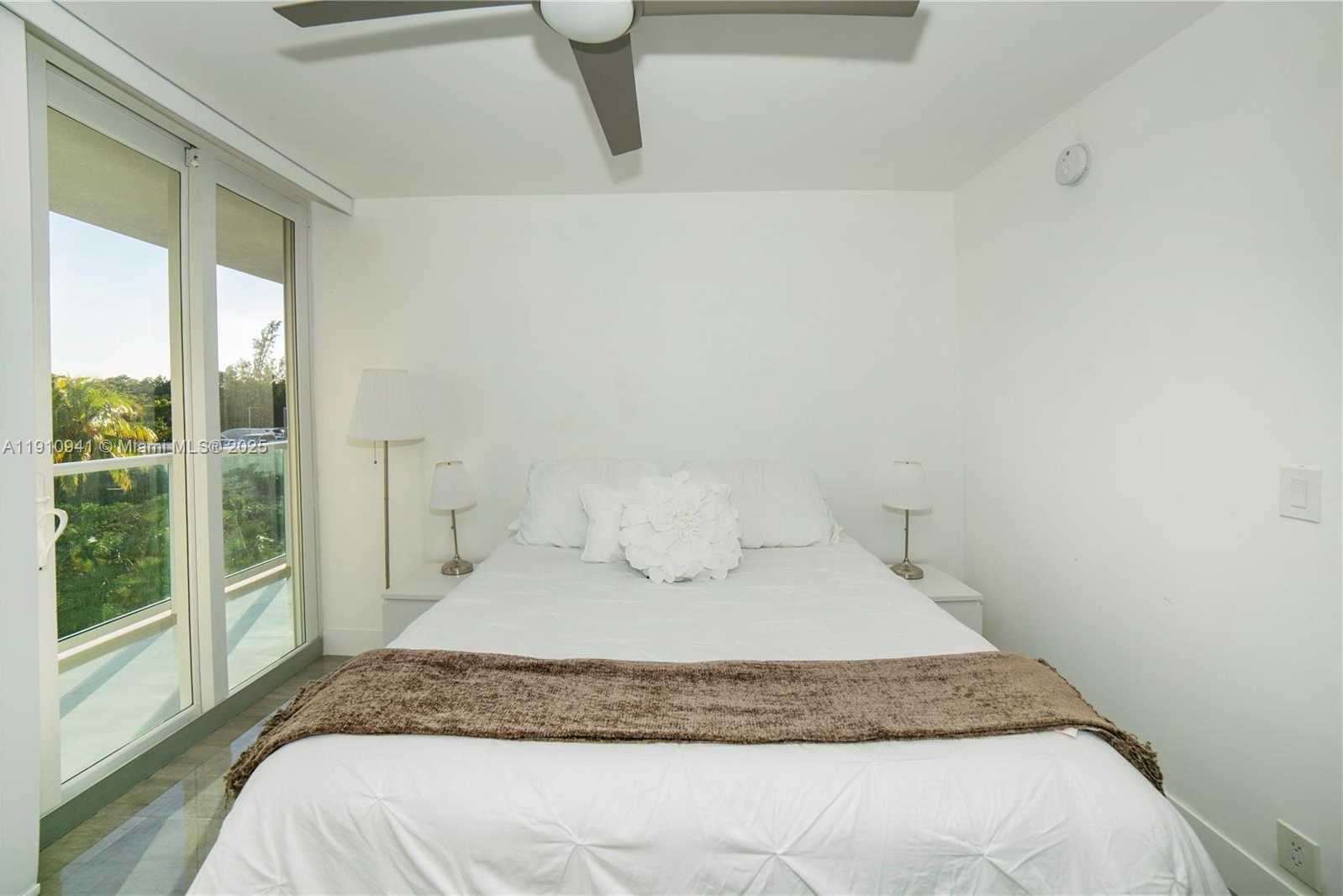 Small Image of 100 BAYVIEW DR #325, Sunny Isles Beach Number 29