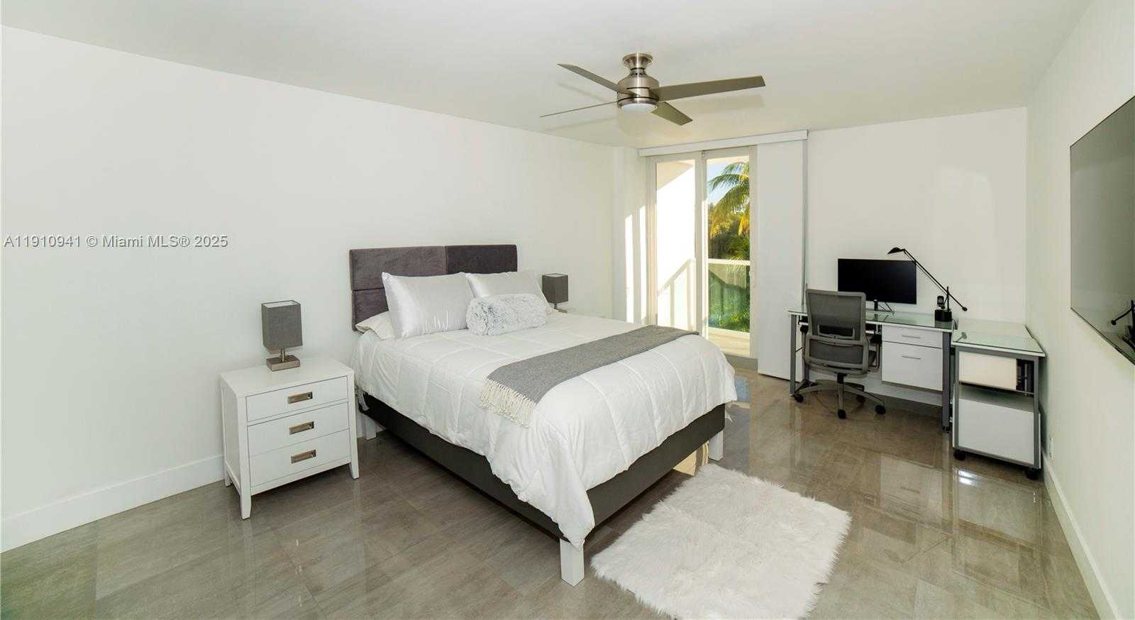 Small Image of 100 BAYVIEW DR #325, Sunny Isles Beach Number 38