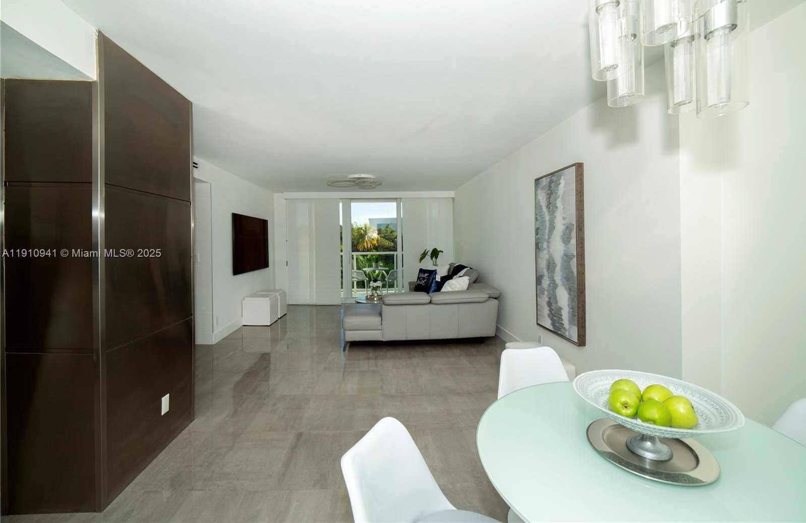 Small Image of 100 BAYVIEW DR #325, Sunny Isles Beach Number 4
