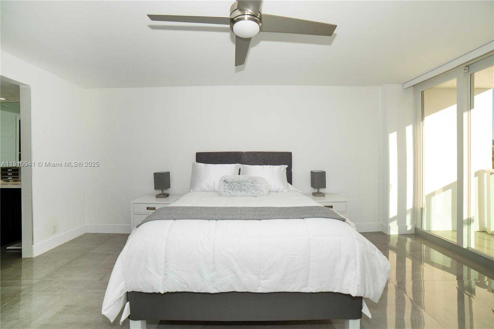 Small Image of 100 BAYVIEW DR #325, Sunny Isles Beach Number 42