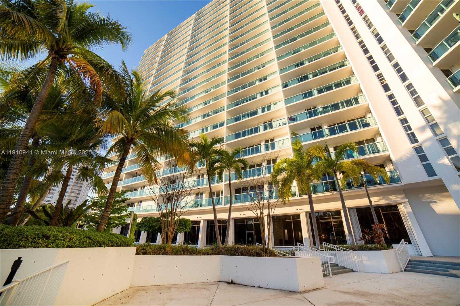 Small Image of 100 BAYVIEW DR #325, Sunny Isles Beach Number 63