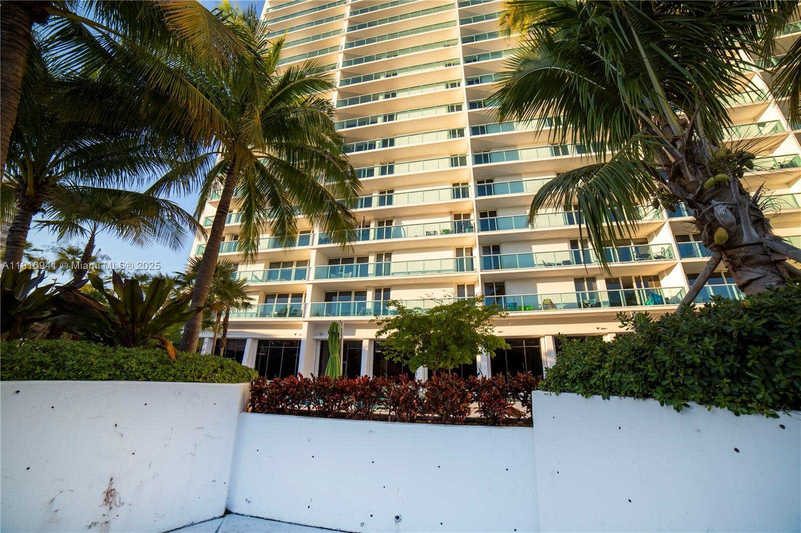 Small Image of 100 BAYVIEW DR #325, Sunny Isles Beach Number 65