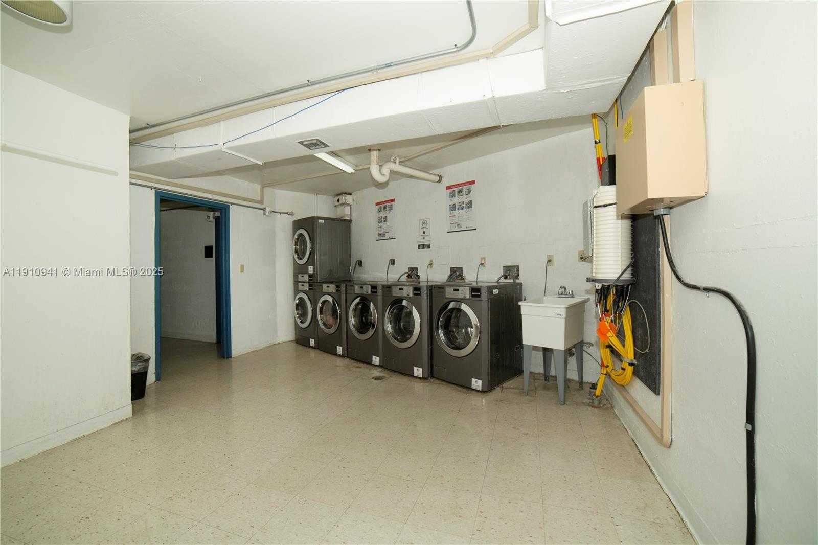 Small Image of 100 BAYVIEW DR #325, Sunny Isles Beach Number 70