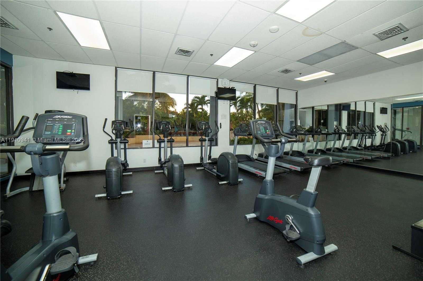 Small Image of 100 BAYVIEW DR #325, Sunny Isles Beach Number 78