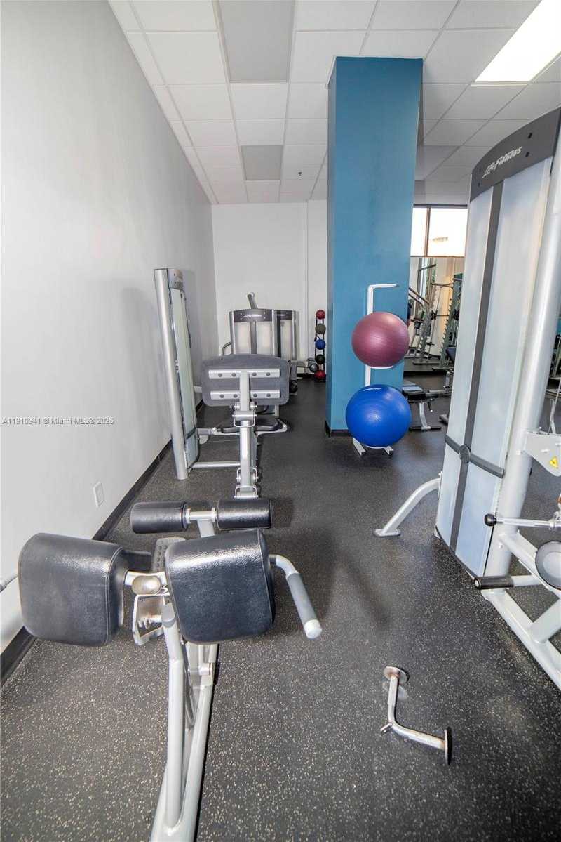 Small Image of 100 BAYVIEW DR #325, Sunny Isles Beach Number 82