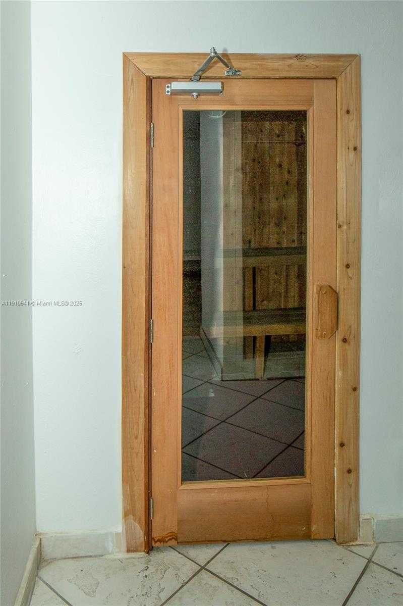 Small Image of 100 BAYVIEW DR #325, Sunny Isles Beach Number 85