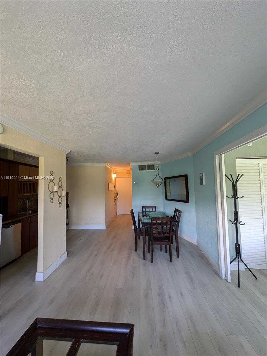 Small Image of 1881 WASHINGTON AVE #3G, Miami Beach Number 2
