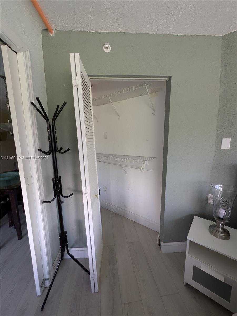 Small Image of 1881 WASHINGTON AVE #3G, Miami Beach Number 5