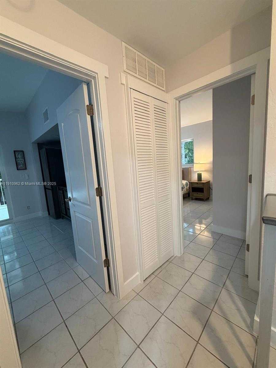 Small Image of 219 SOUTH BAY HARBOR DR #B, Key Largo Number 6