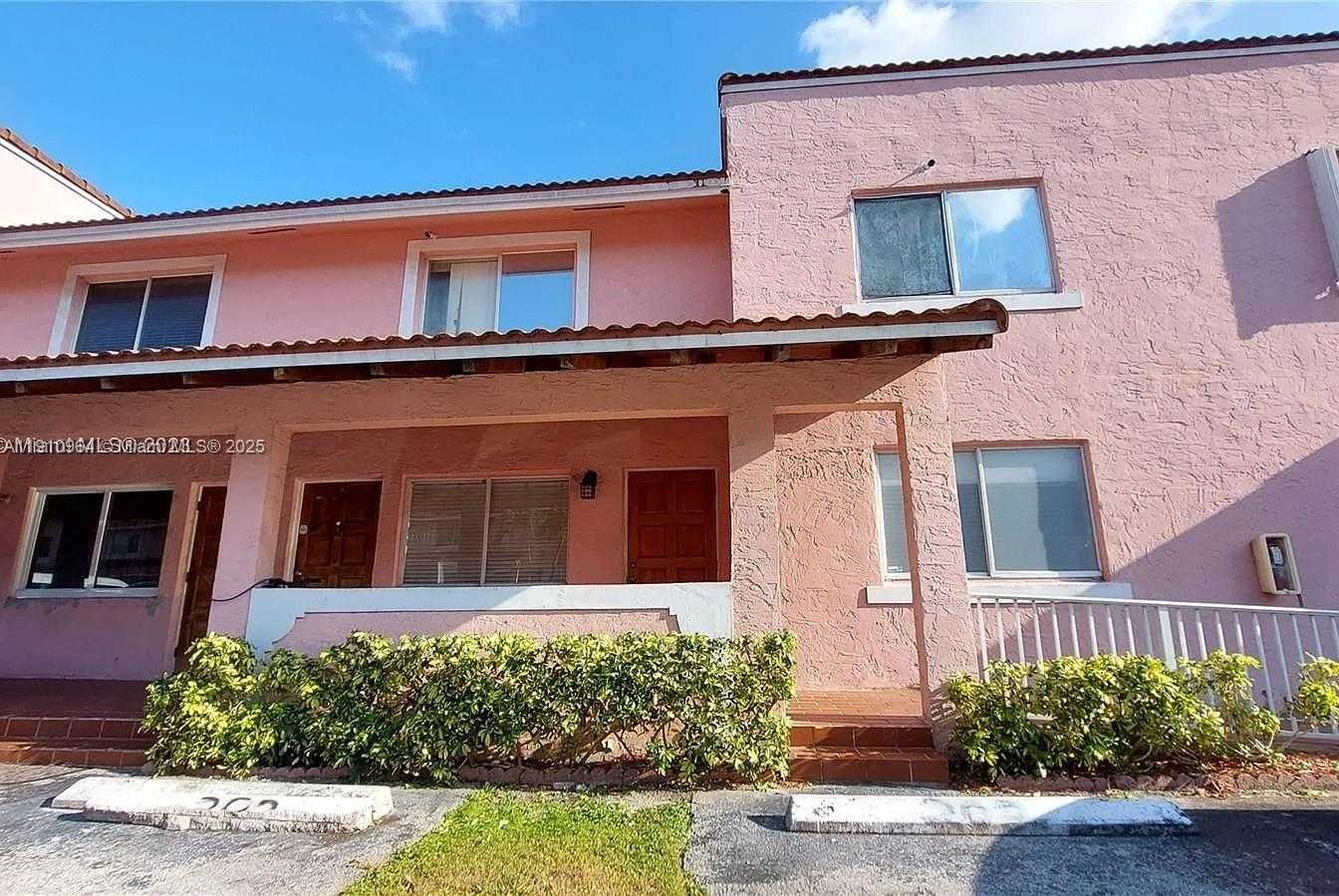 Small Image of 8037 LAKE DR #102, Doral Number 1