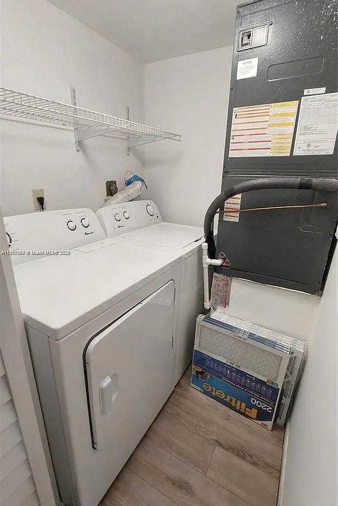 Small Image of 8037 LAKE DR #102, Doral Number 16