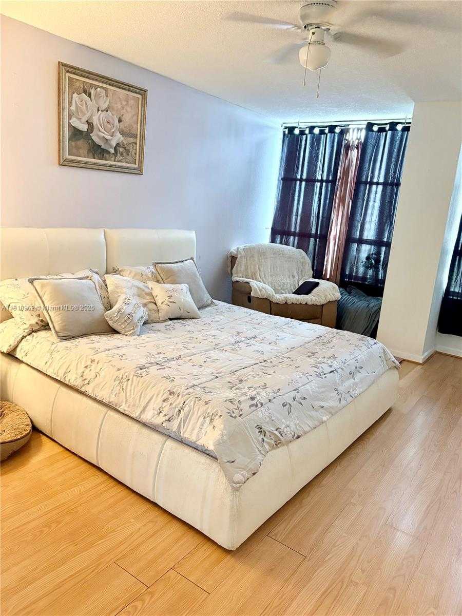 Small Image of 500 THREE ISLANDS BLVD #719, Hallandale Beach Number 4