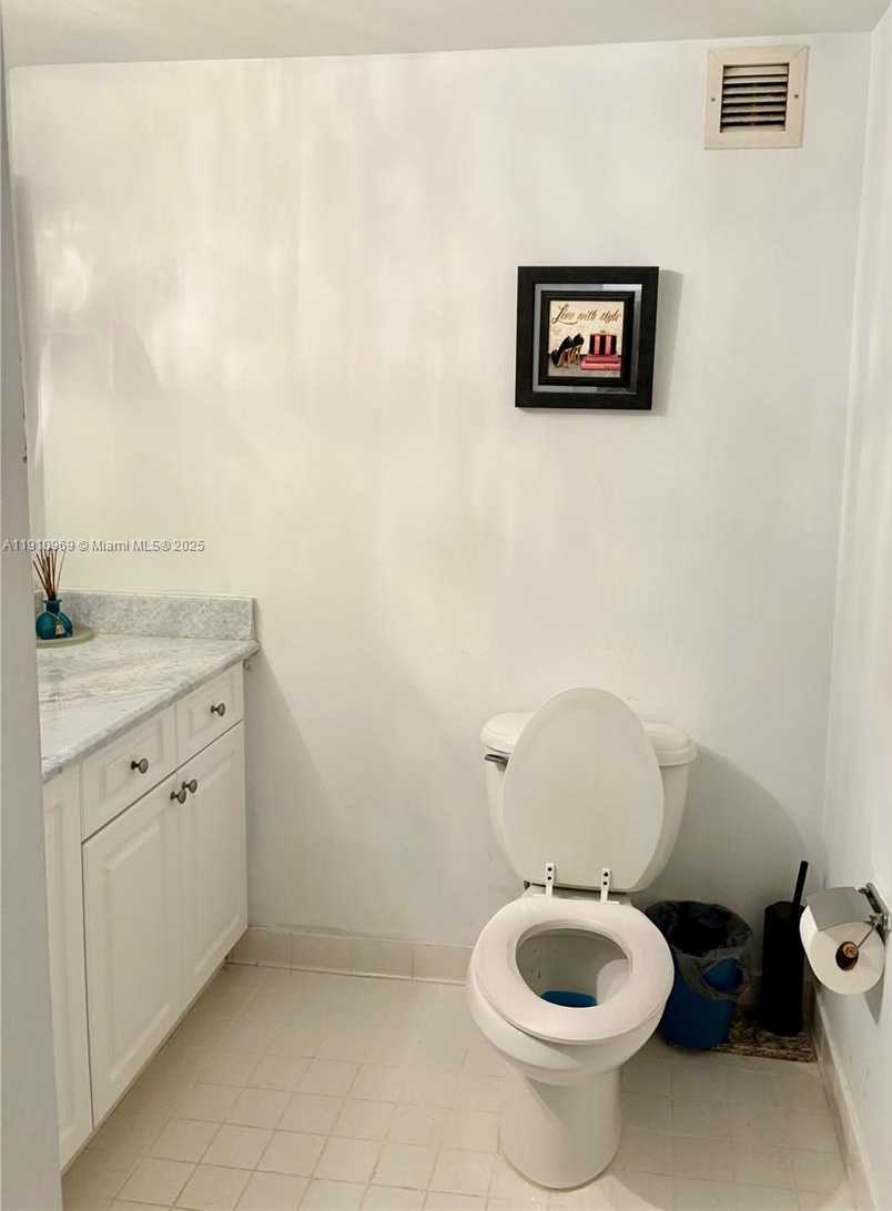 Small Image of 500 THREE ISLANDS BLVD #719, Hallandale Beach Number 7