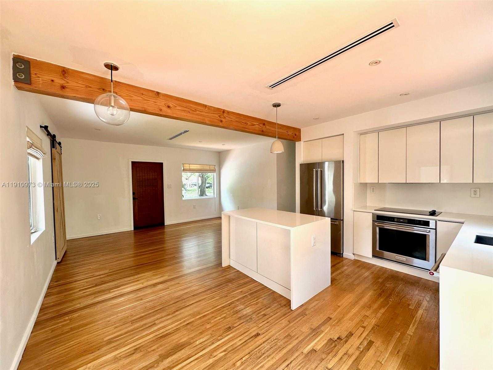 Small Image of 630 CARDINAL ST, Miami Springs Number 1