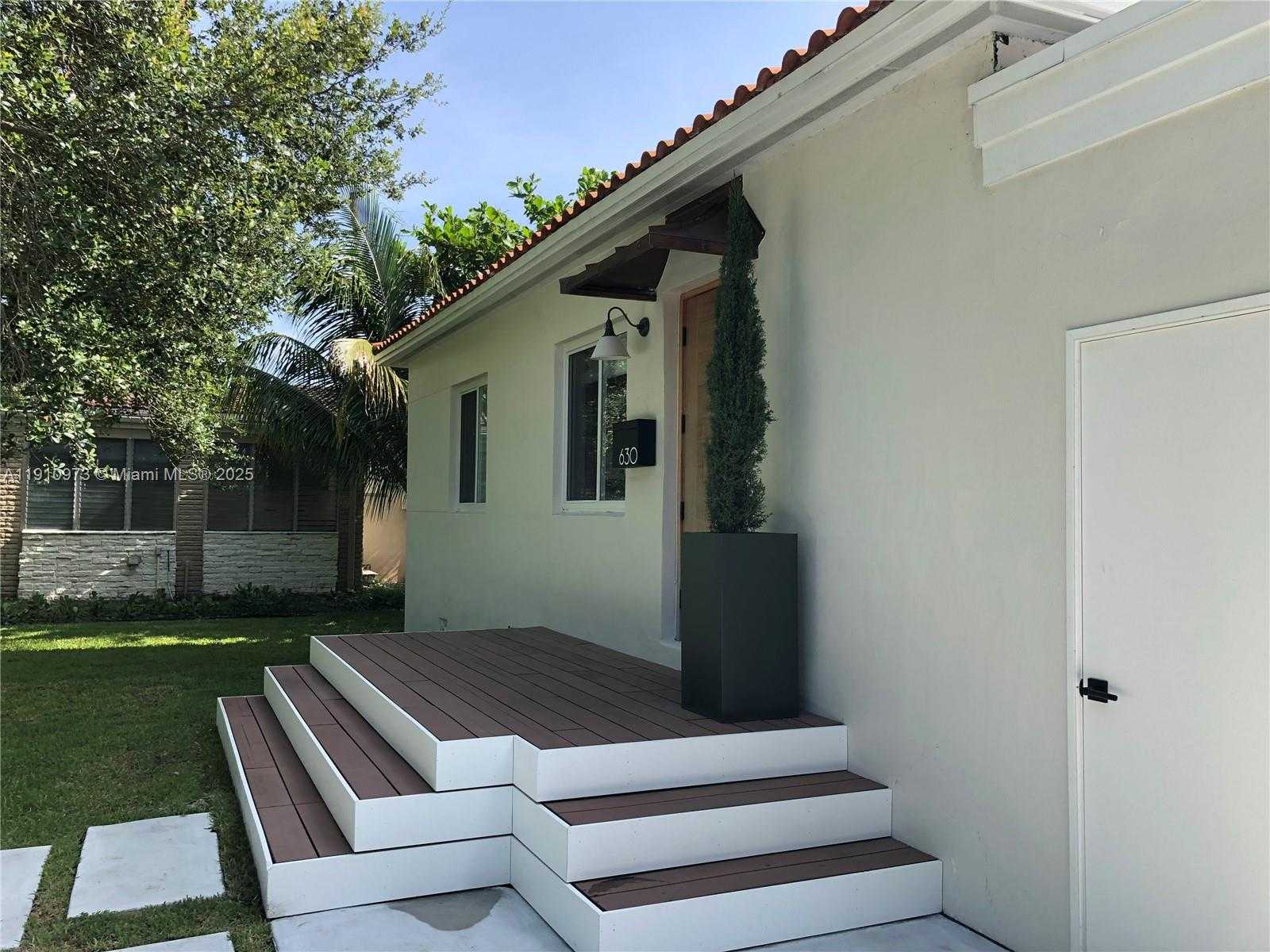 Small Image of 630 CARDINAL ST, Miami Springs Number 5