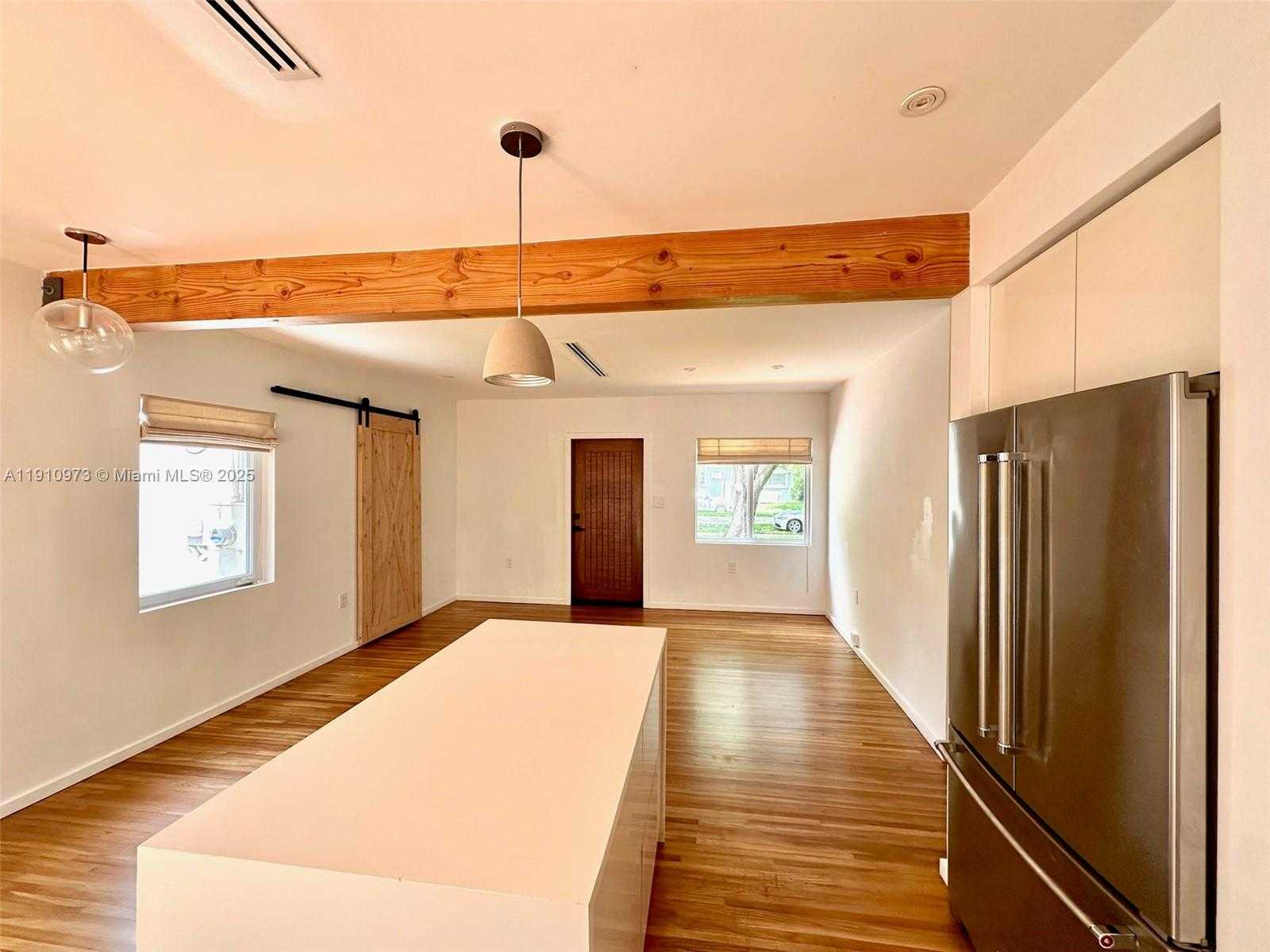 Small Image of 630 CARDINAL ST, Miami Springs Number 7