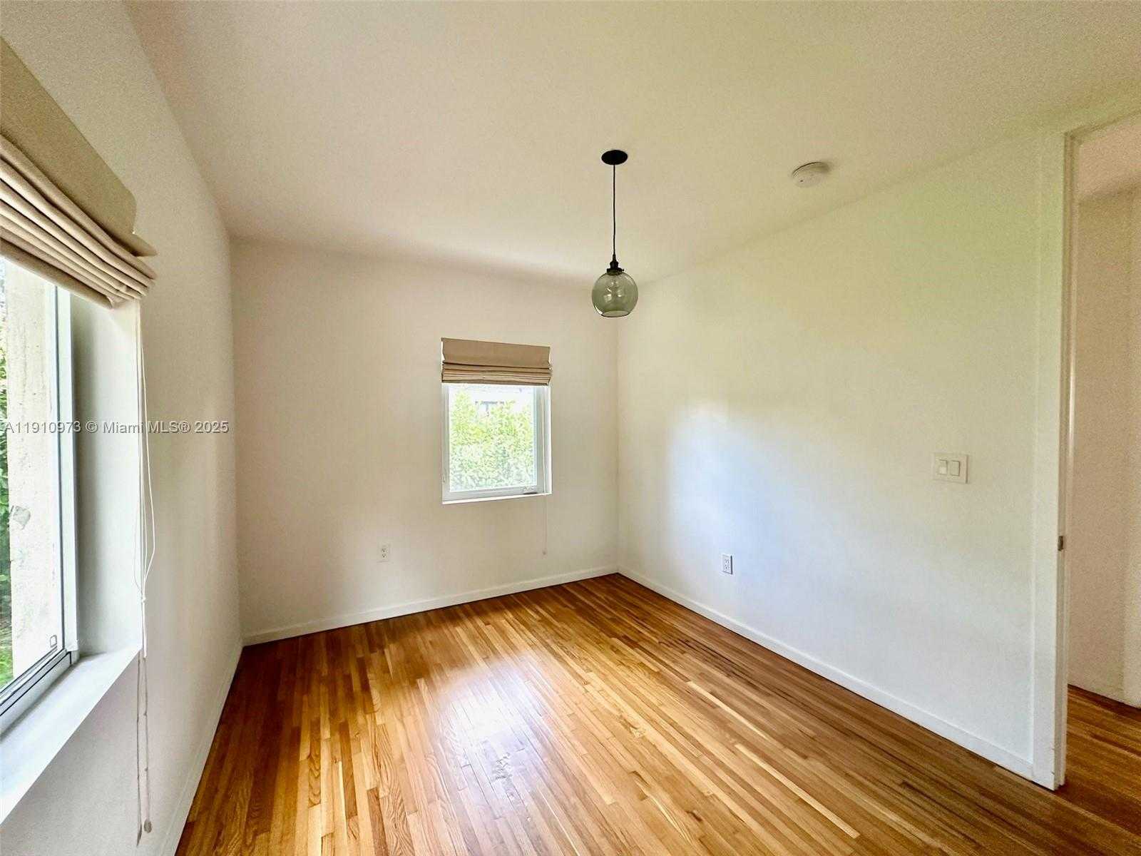 Small Image of 630 CARDINAL ST, Miami Springs Number 9