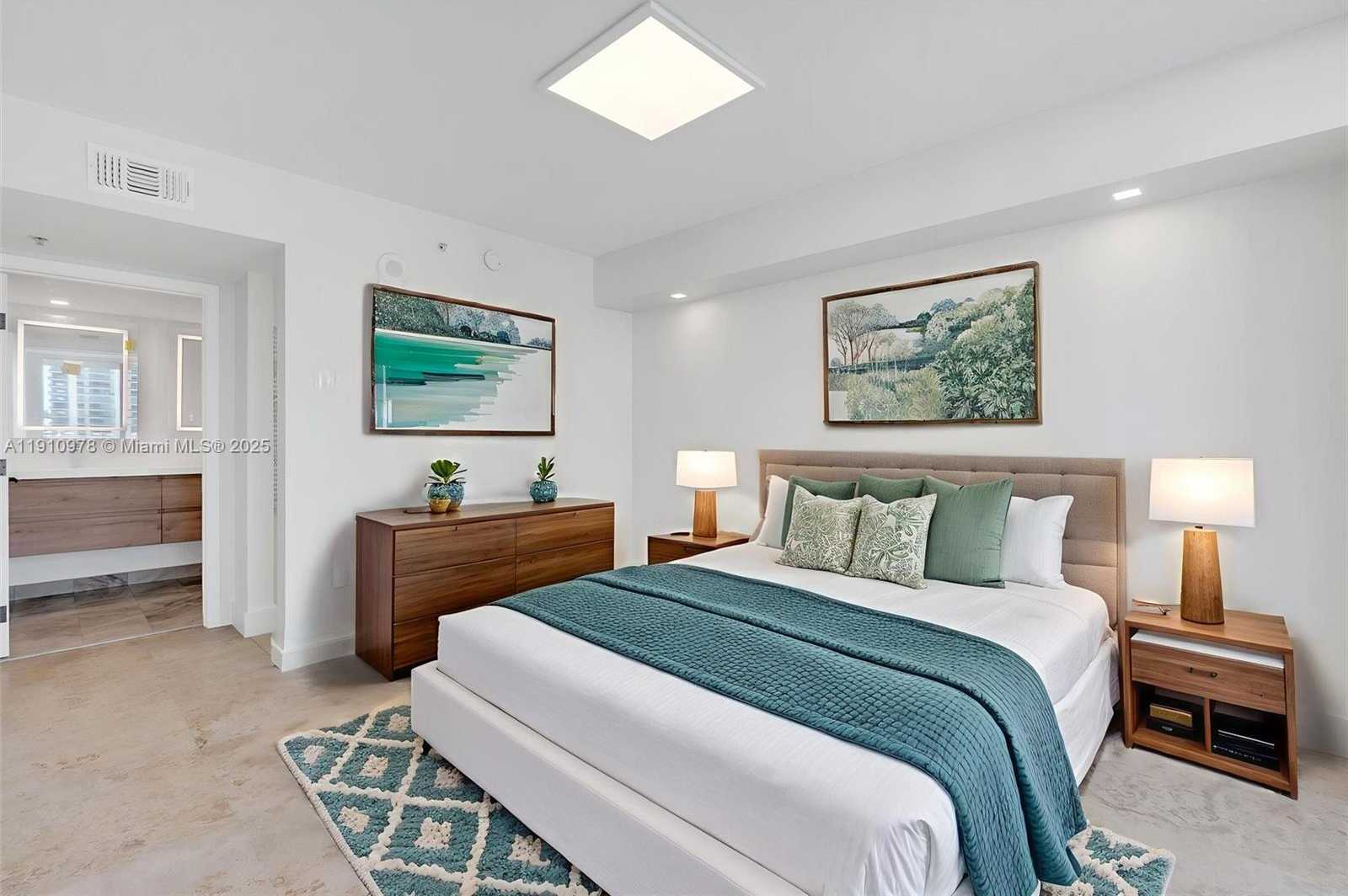 Small Image of 31 SOUTH EAST 5TH ST #901, Miami Number 15