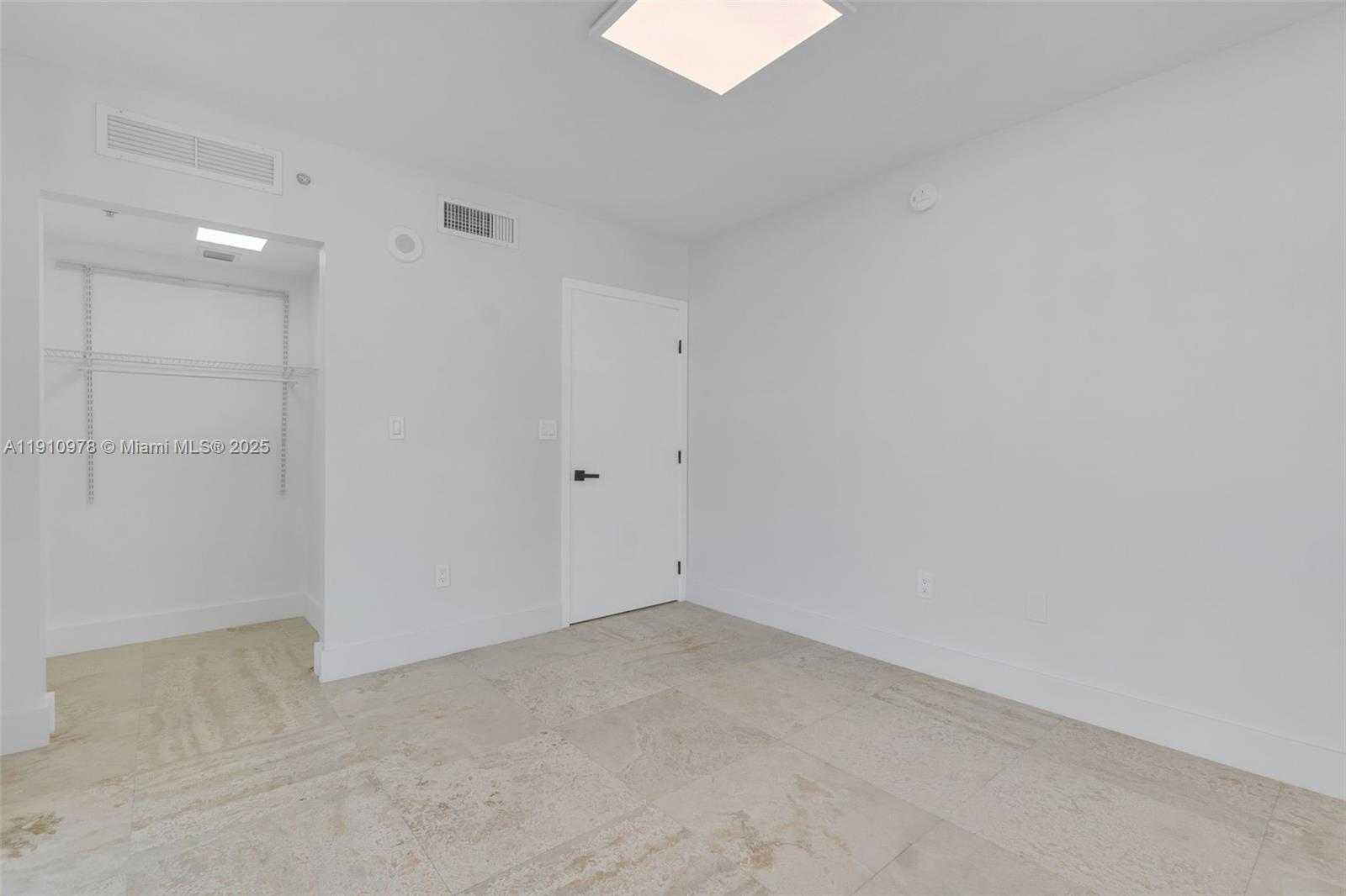 Small Image of 31 SOUTH EAST 5TH ST #901, Miami Number 18