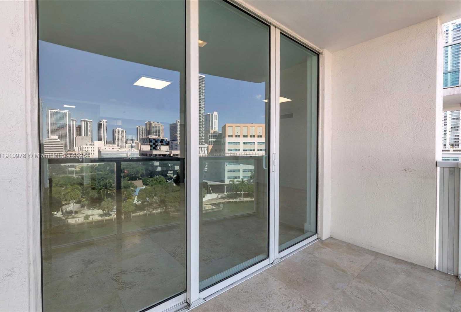 Small Image of 31 SOUTH EAST 5TH ST #901, Miami Number 32