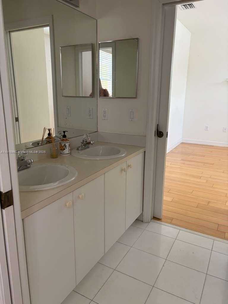 Small Image of 8666 NORTH WEST 114TH CT #8666, Doral Number 18