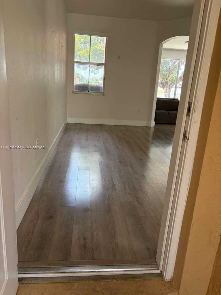 Small Image of 8666 NORTH WEST 114TH CT #8666, Doral Number 31