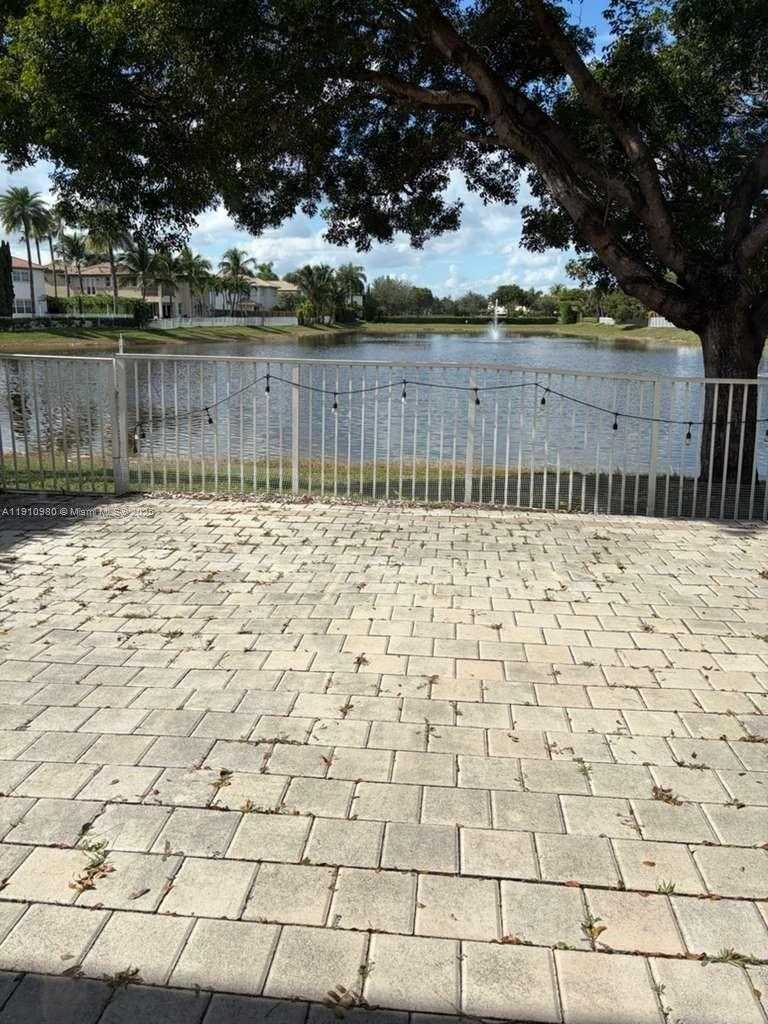 Small Image of 8666 NORTH WEST 114TH CT #8666, Doral Number 5