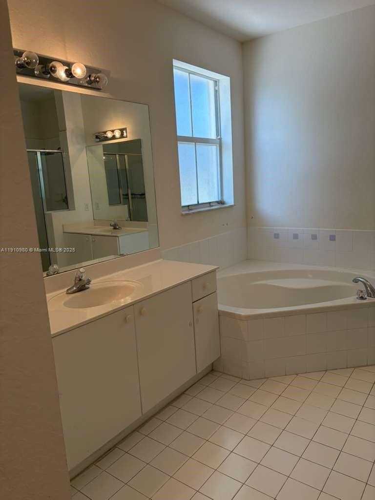 Small Image of 8666 NORTH WEST 114TH CT #8666, Doral Number 9