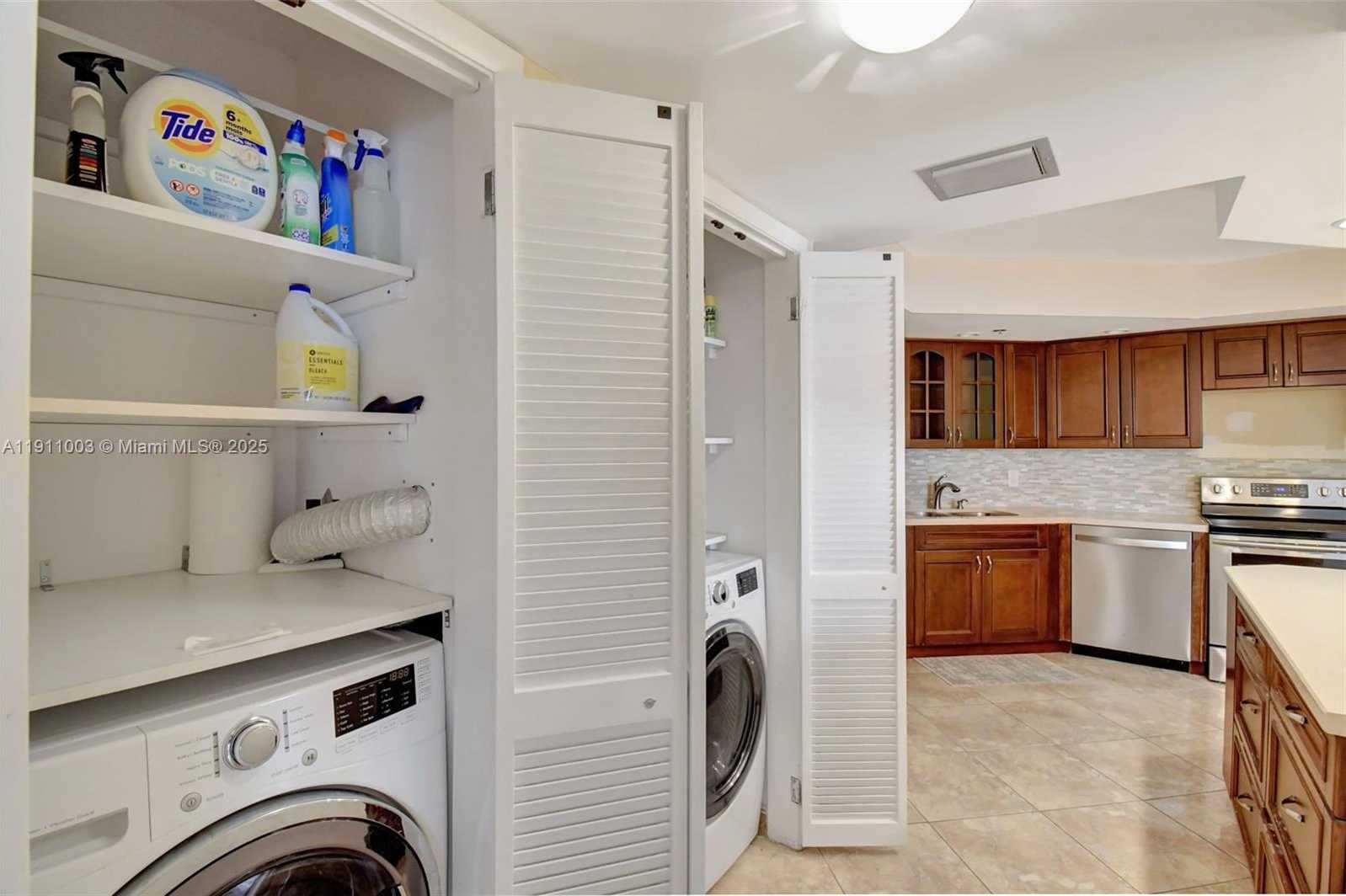 Small Image of 300 THREE ISLANDS BLVD #518, Hallandale Beach Number 10