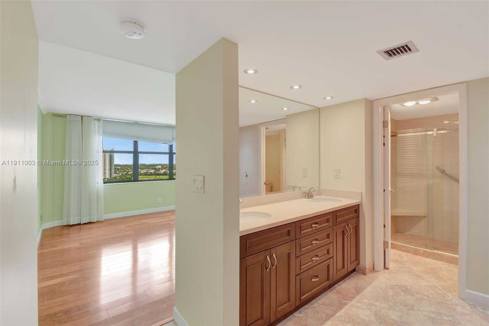 Small Image of 300 THREE ISLANDS BLVD #518, Hallandale Beach Number 14