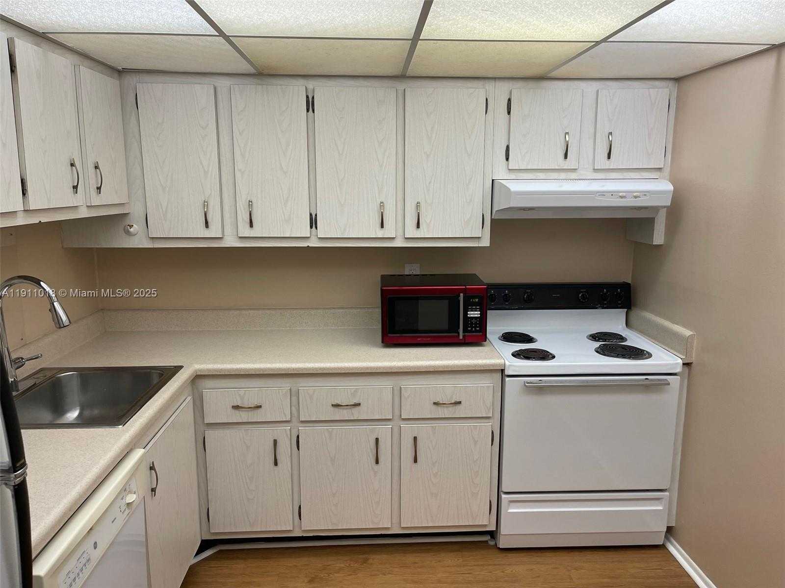 Small Image of 7845 CAMINO REAL #O-409, Miami Number 4