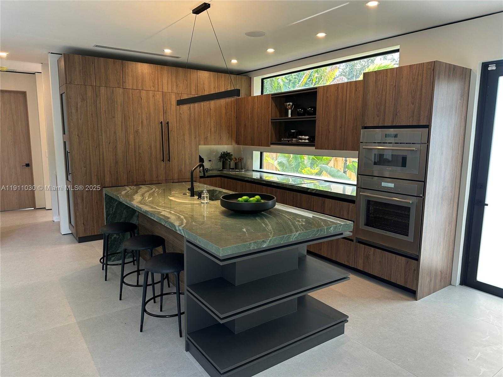 Small Image of Biscayne Park Number 11