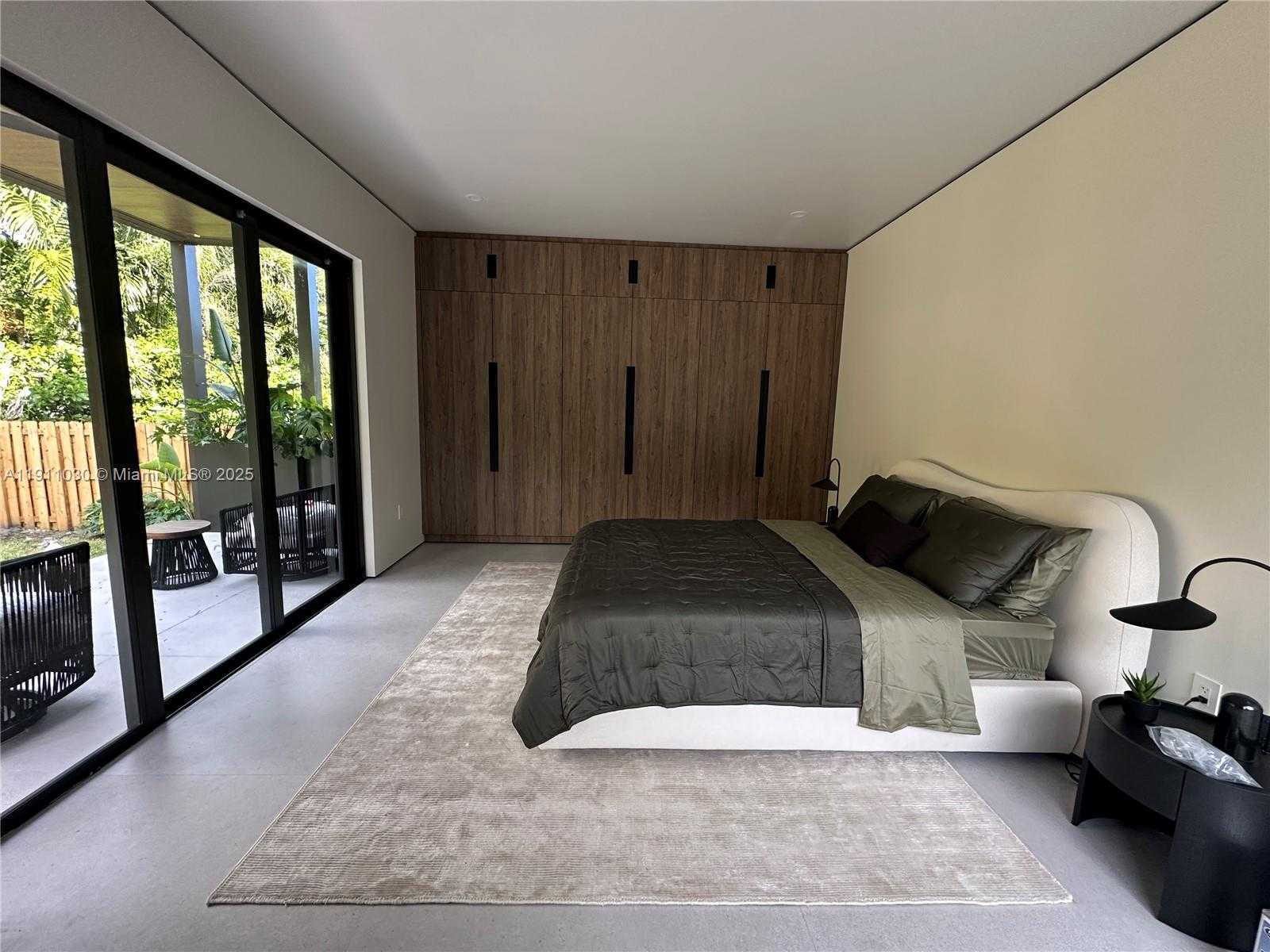 Small Image of Biscayne Park Number 14