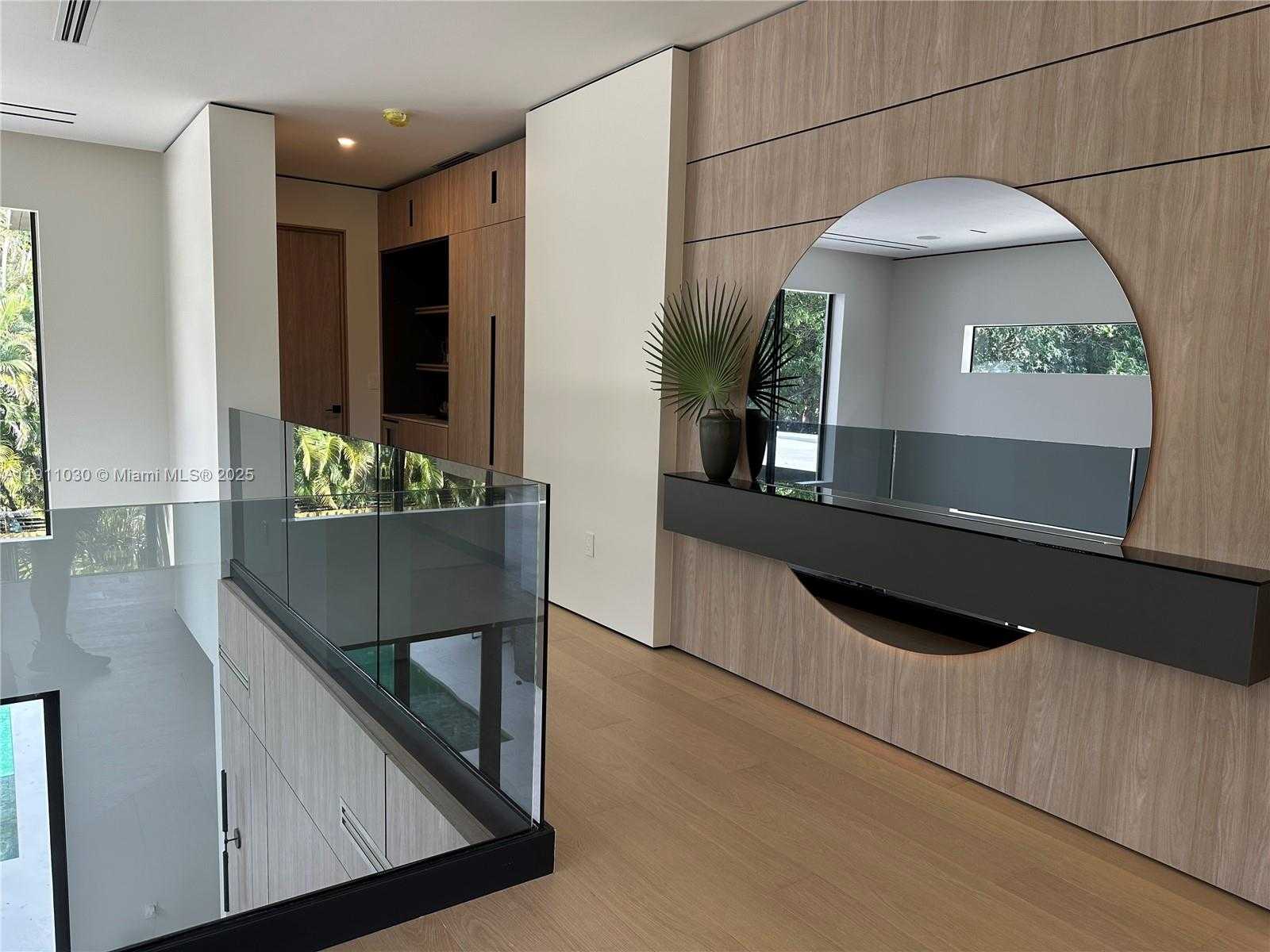 Small Image of Biscayne Park Number 21