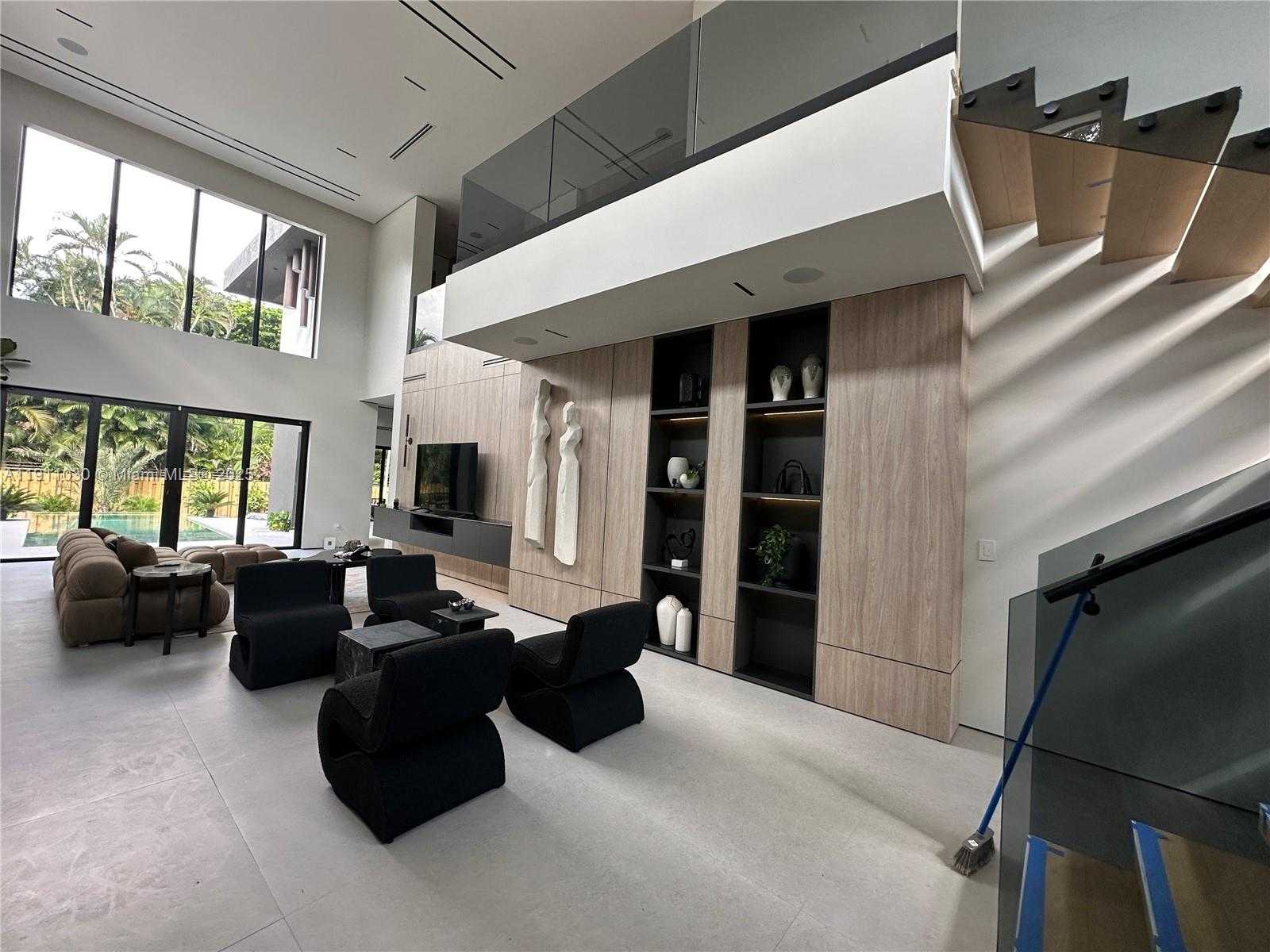 Small Image of Biscayne Park Number 7