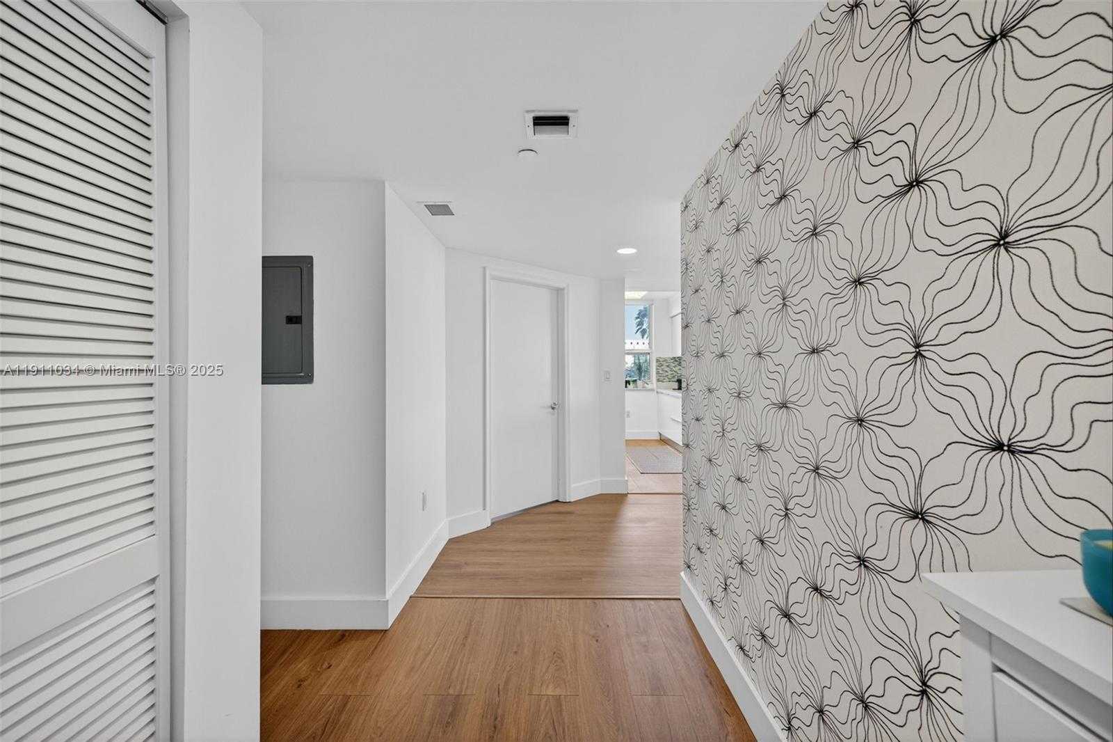 Small Image of 19501 WEST COUNTRY CLUB DR #313, Aventura Number 13