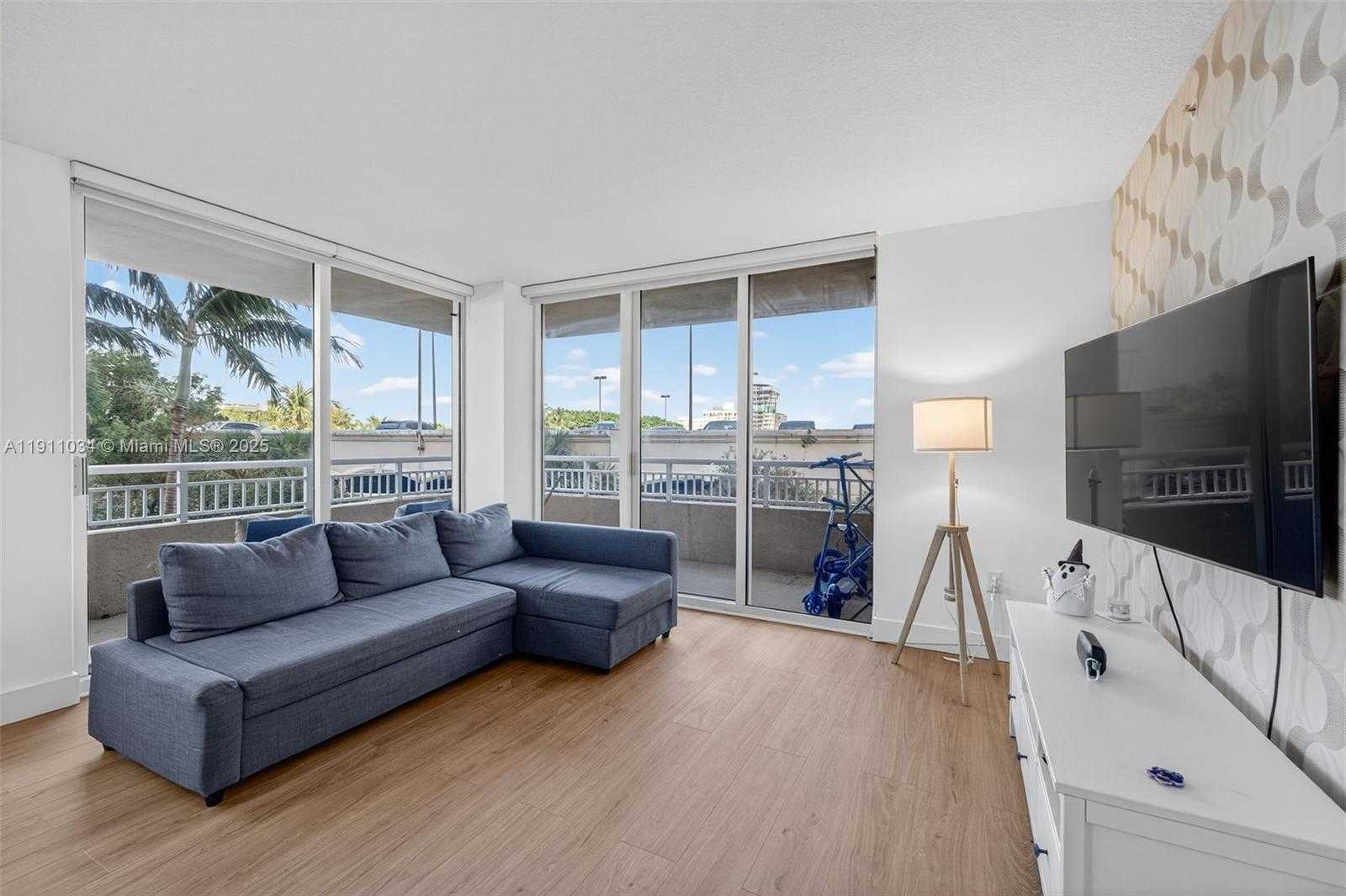 Small Image of 19501 WEST COUNTRY CLUB DR #313, Aventura Number 16