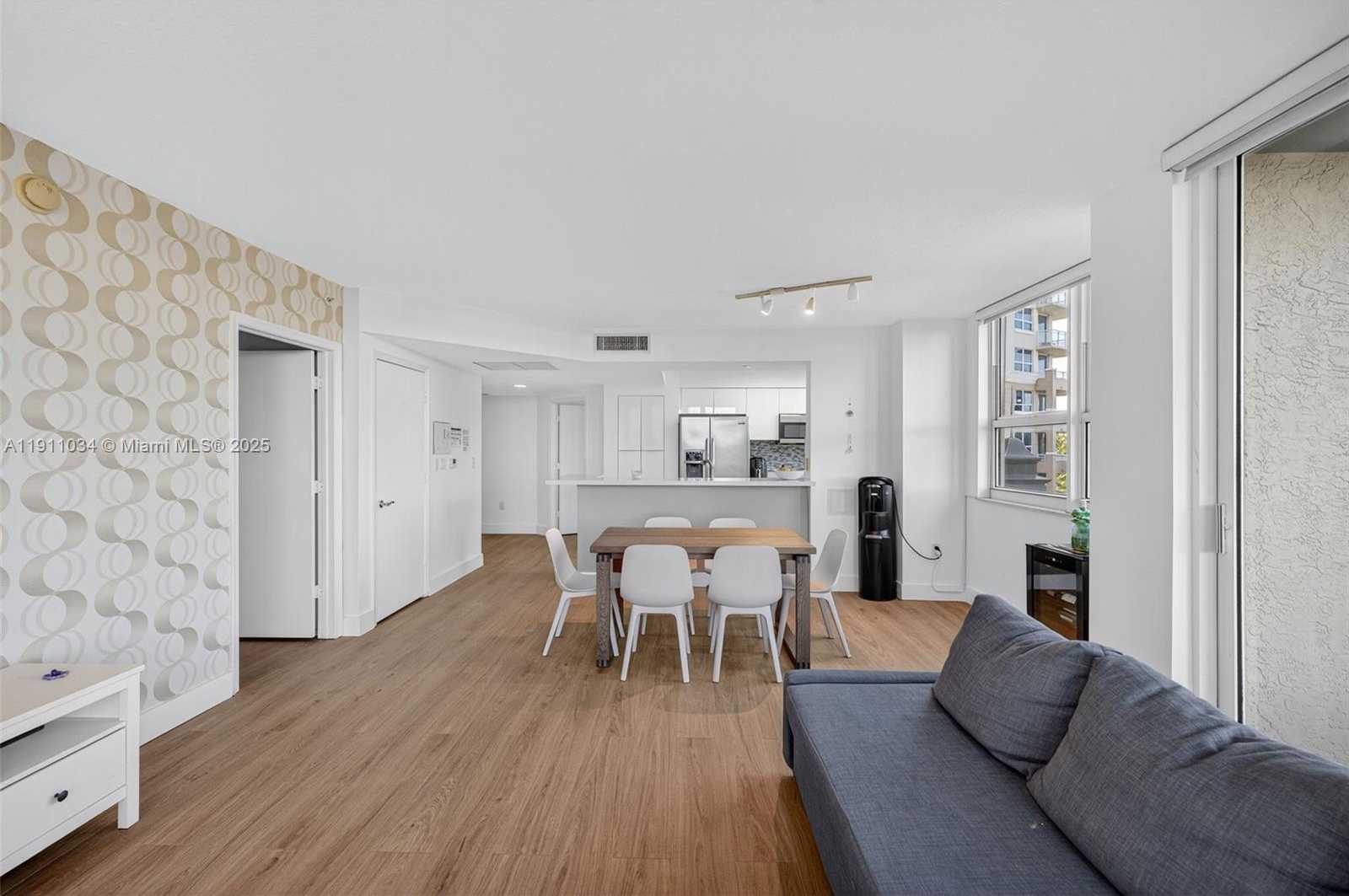 Small Image of 19501 WEST COUNTRY CLUB DR #313, Aventura Number 18