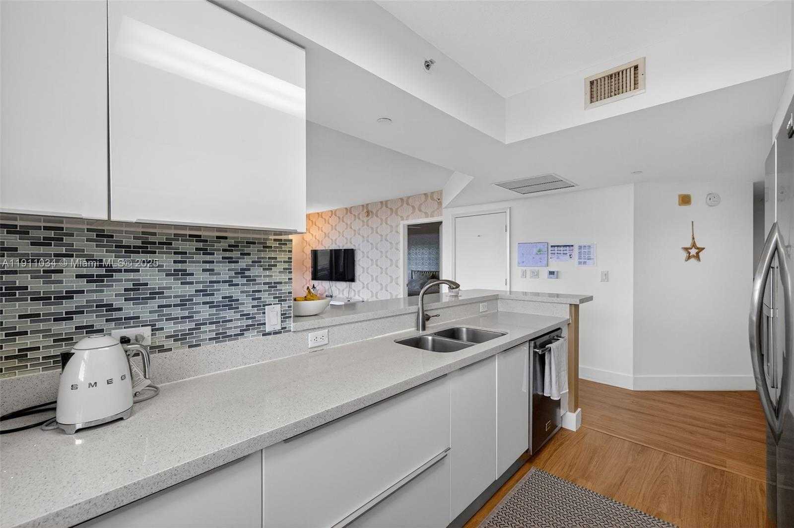 Small Image of 19501 WEST COUNTRY CLUB DR #313, Aventura Number 27