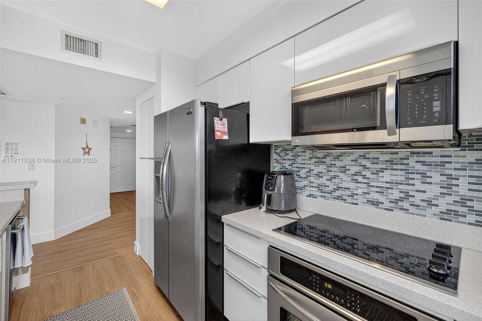 Small Image of 19501 WEST COUNTRY CLUB DR #313, Aventura Number 28